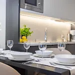 Ambria Promenada Apartman *